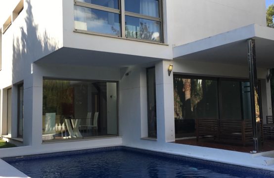 Luxury house for long term rent with pool in La Cañada, Valencia – 350 м2 – 3.000€